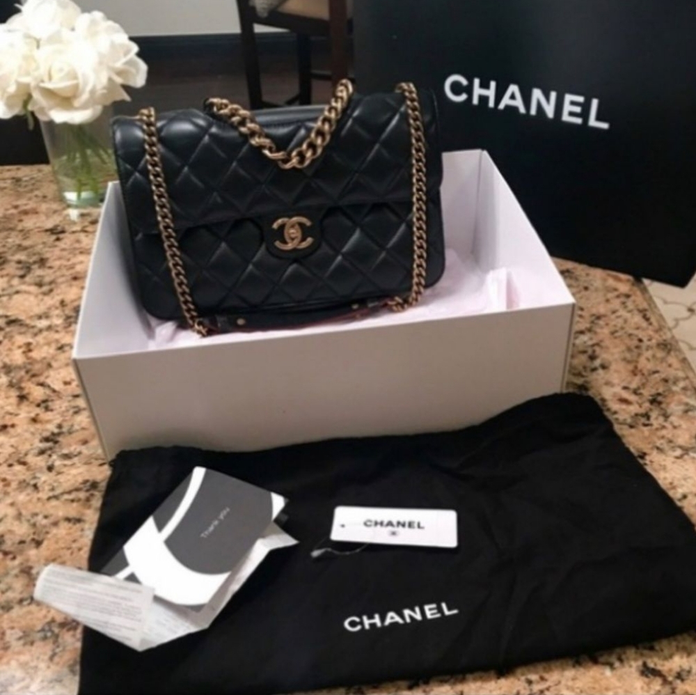 Chanel purse